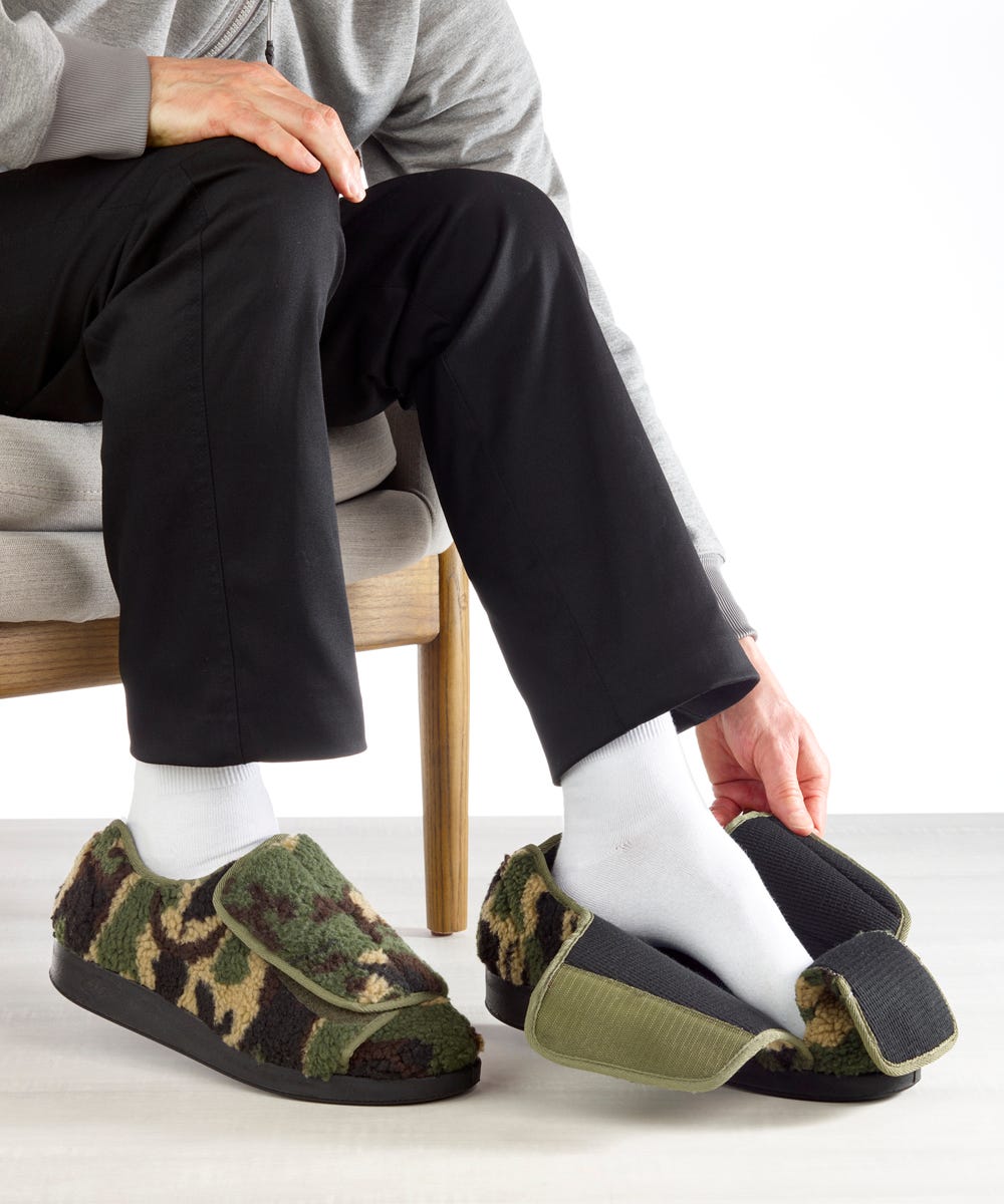 Men’s Slippers with Easy Closures – Adjustable Fit (Regular to Extra Wide)